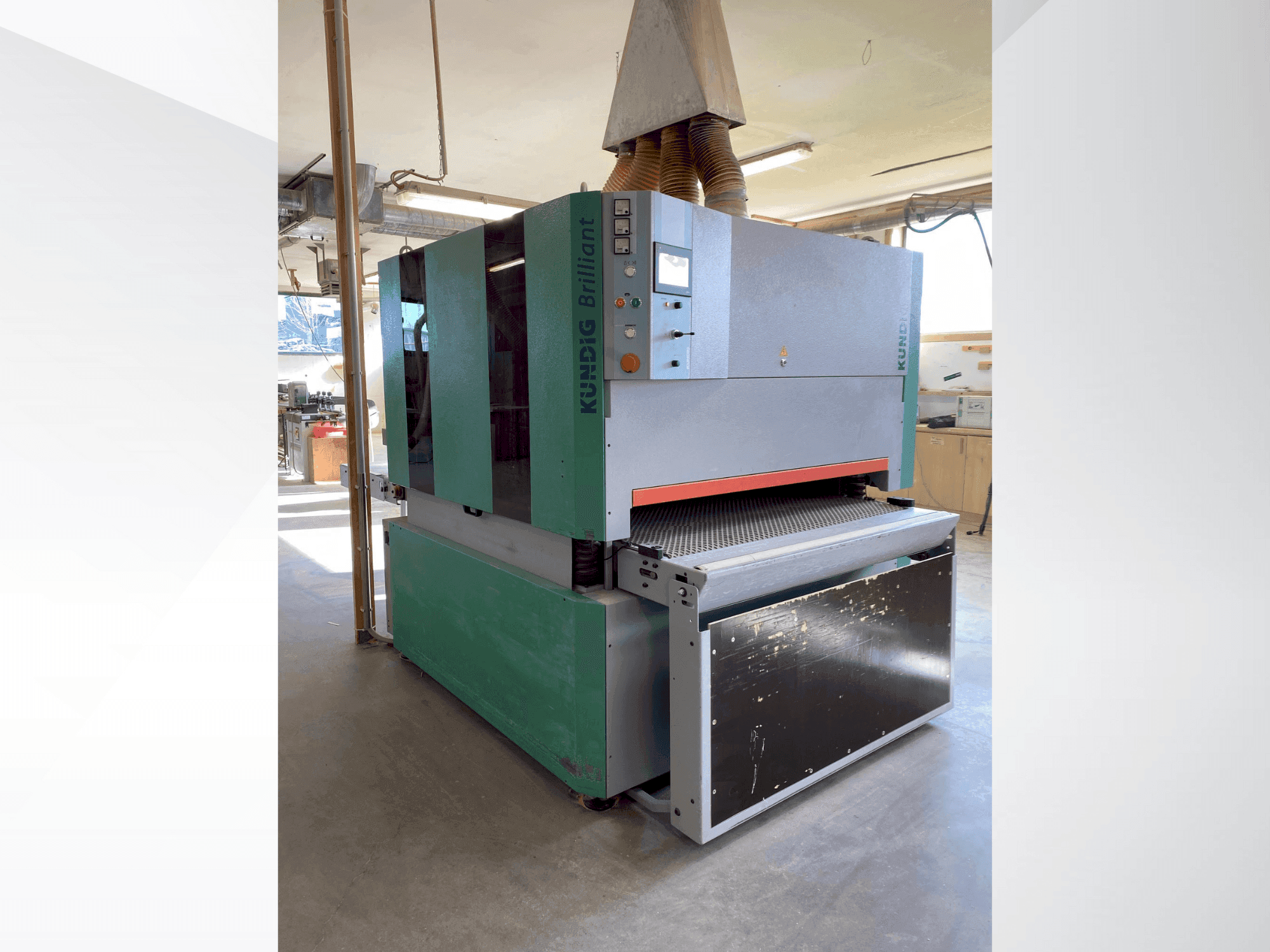 Čelní pohled na Kundig Brilliant-3 1300mm-RRPd stroj