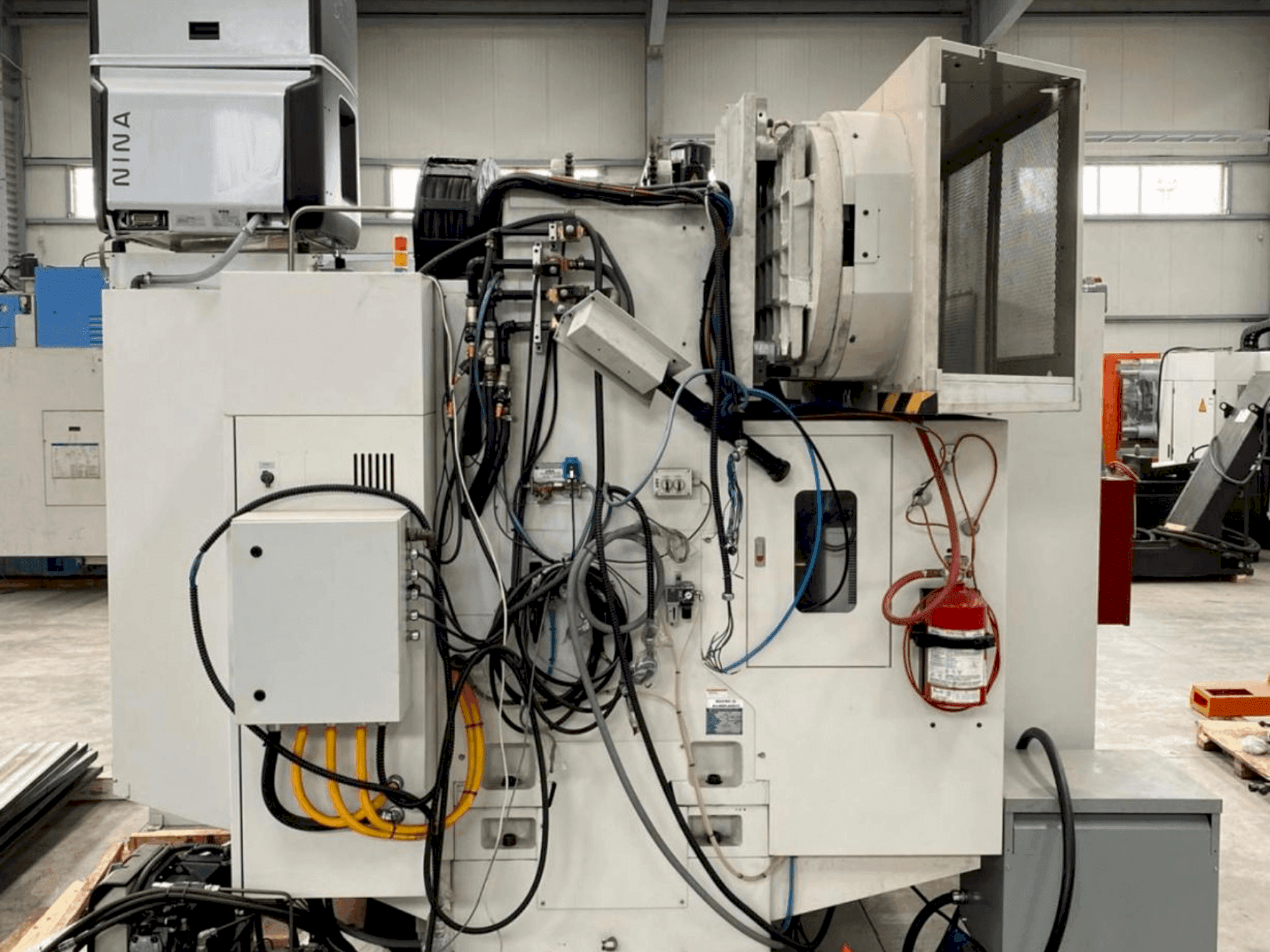 Čelní pohled na LAGUN VGC-5028 stroj